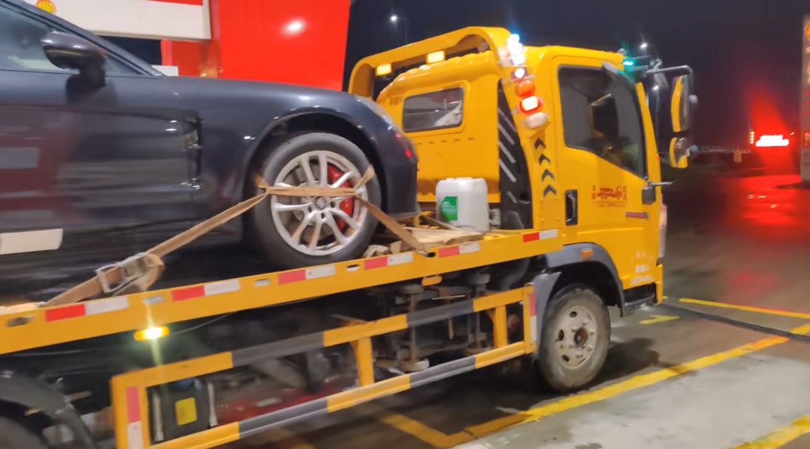 南岸行车途中遇到突发状况该如何呼叫道路救援？